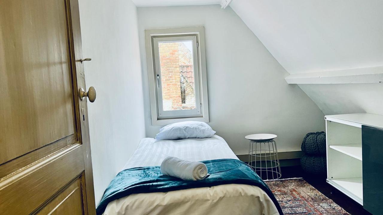 Efren'S Cosy House Hotel บรูจส์ ภายนอก รูปภาพ