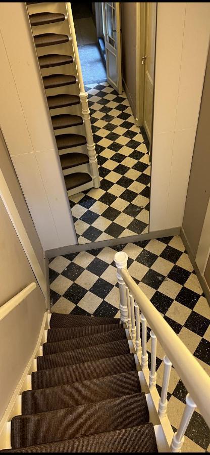 Efren'S Cosy House Hotel บรูจส์ ภายนอก รูปภาพ